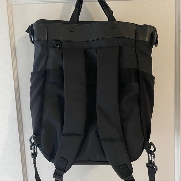 Sherpani Black and Gray Print Laptop Backpack - Picture 4 of 7